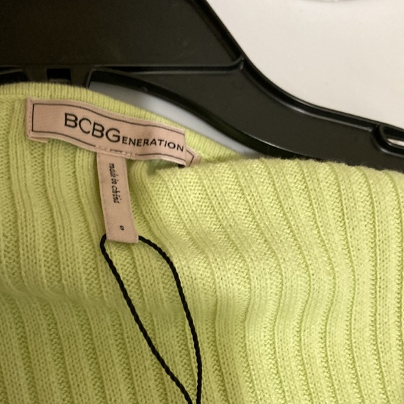 BCBG Generation color Butterfly peplum top - Picture 6 of 8